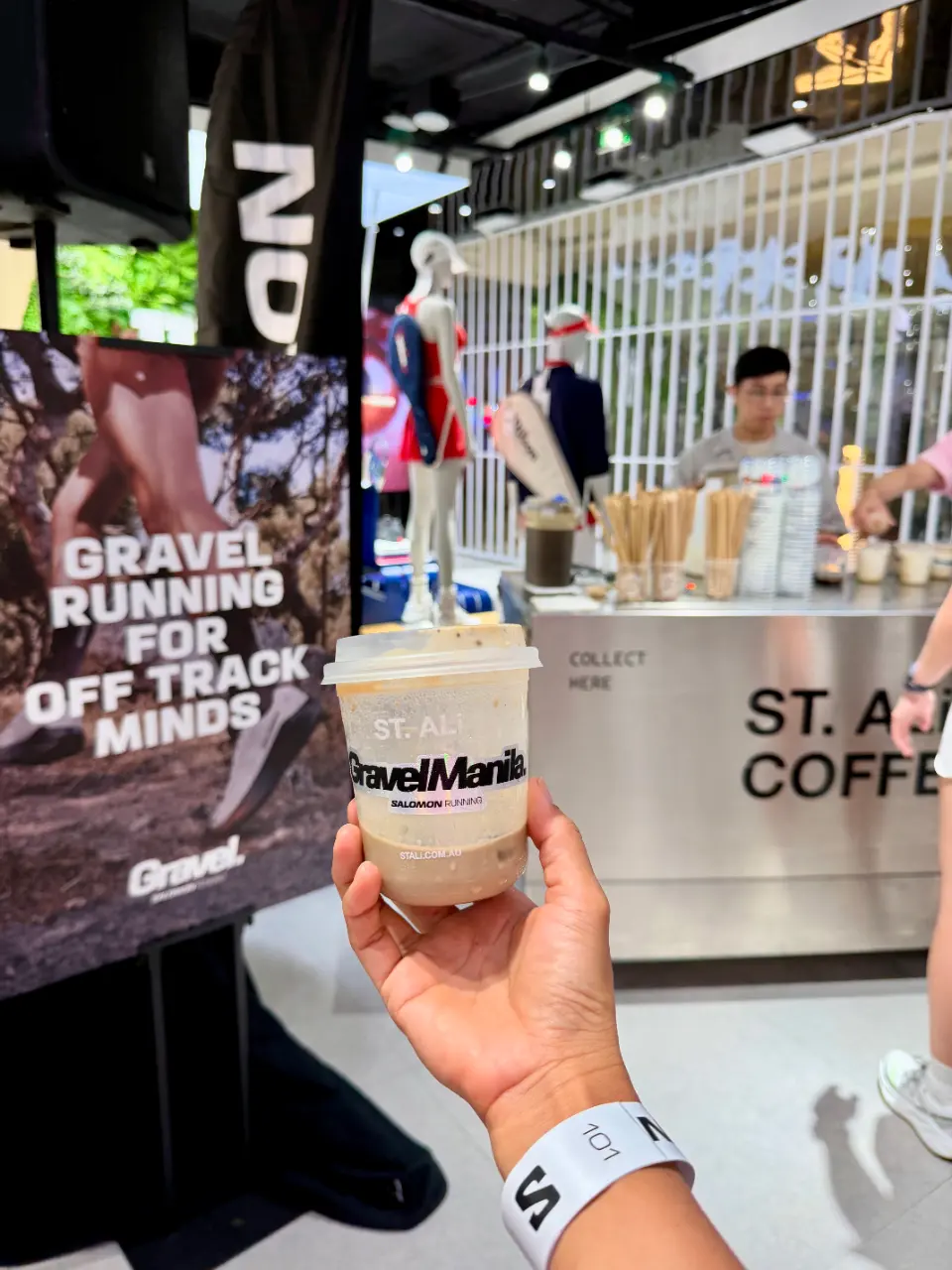 Easy miles around MOA with Salomon.🏃🏾‍♀️ — journal moment 10 of 10